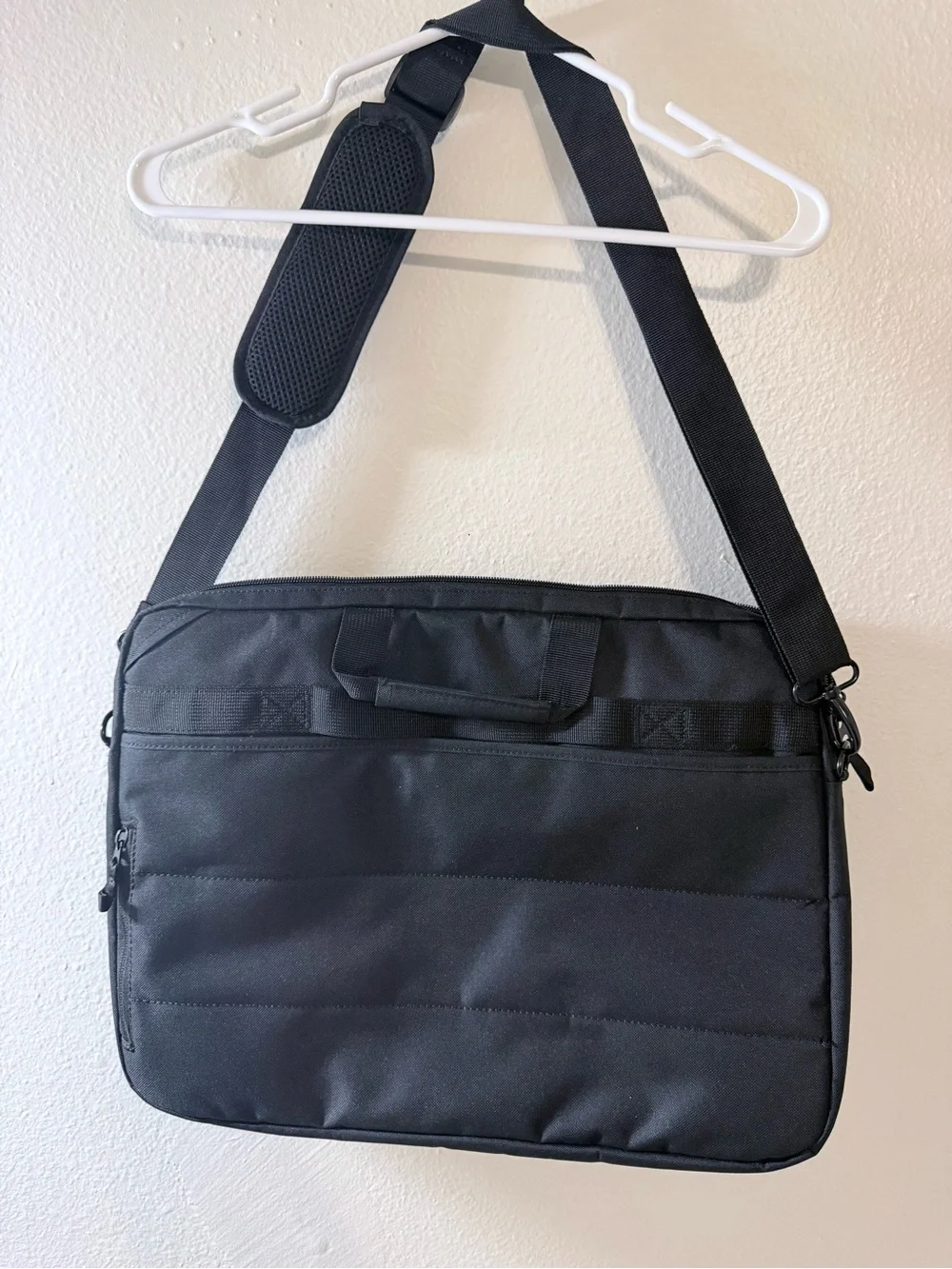 HP Renew Laptop Carrying Case for 17.3 (NWOT)